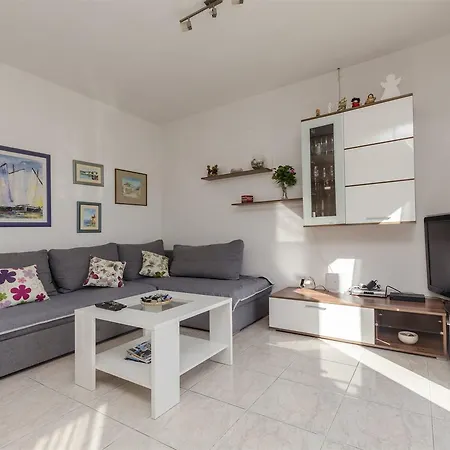 Mare Apartment Postira